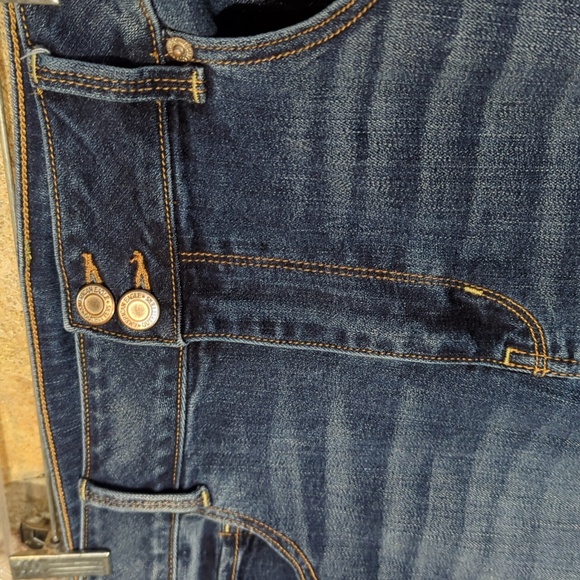 AMERICAN EAGLE SUPER STRETCH ARTIST CROP JEANS - Picture 4 of 16